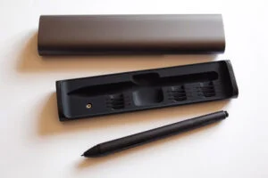 XP-Pen Artist Pro 16TP pencil and case